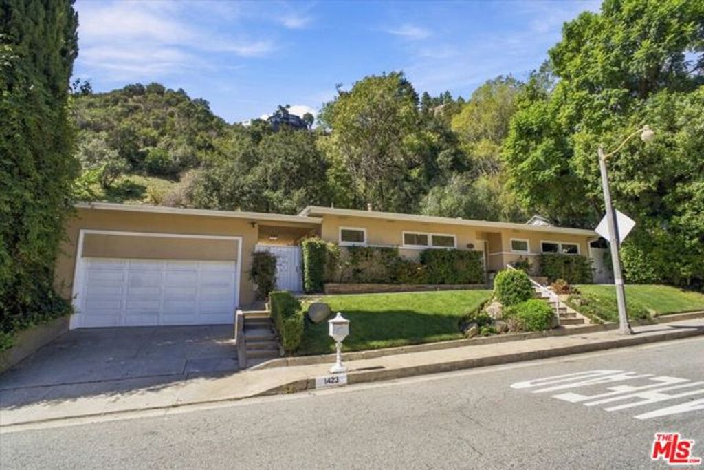 1423 Roscomare Road, Los Angeles, CA 90077