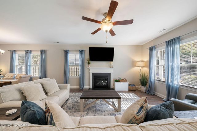 853 Lea Landing Drive, Wilmington, NC 28412