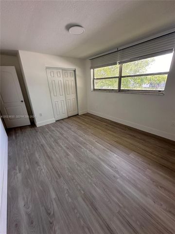 15619 SW 73rd Cir Ter 10-4, Miami, FL 33193