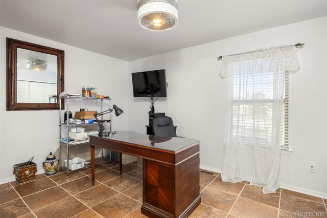 41841 S Service Drive, Van Buren Charter Township, MI 48111