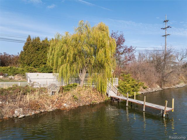 41841 S Service Drive, Van Buren Charter Township, MI 48111