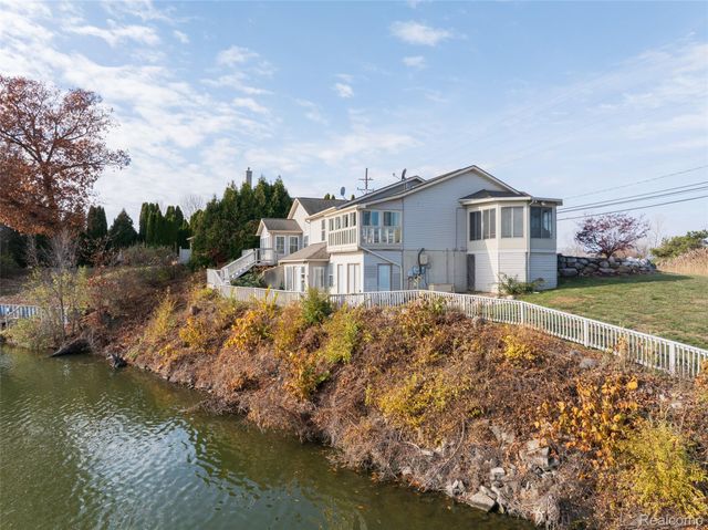 41841 S Service Drive, Van Buren Charter Township, MI 48111