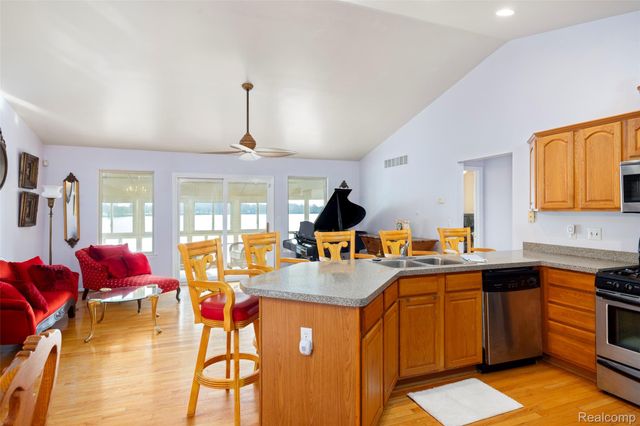 41841 S Service Drive, Van Buren Charter Township, MI 48111