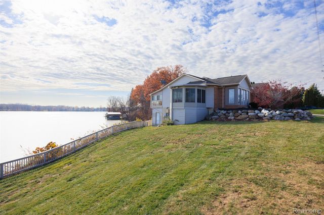 41841 S Service Drive, Van Buren Charter Township, MI 48111