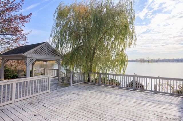 41841 S Service Drive, Van Buren Charter Township, MI 48111