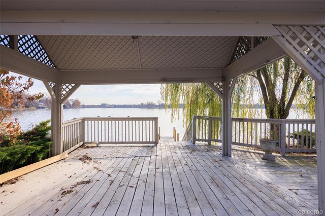 41841 S Service Drive, Van Buren Charter Township, MI 48111