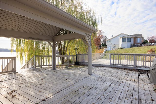 41841 S Service Drive, Van Buren Charter Township, MI 48111