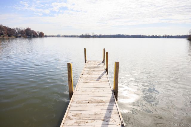 41841 S Service Drive, Van Buren Charter Township, MI 48111