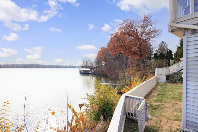 41841 S Service Drive, Van Buren Charter Township, MI 48111