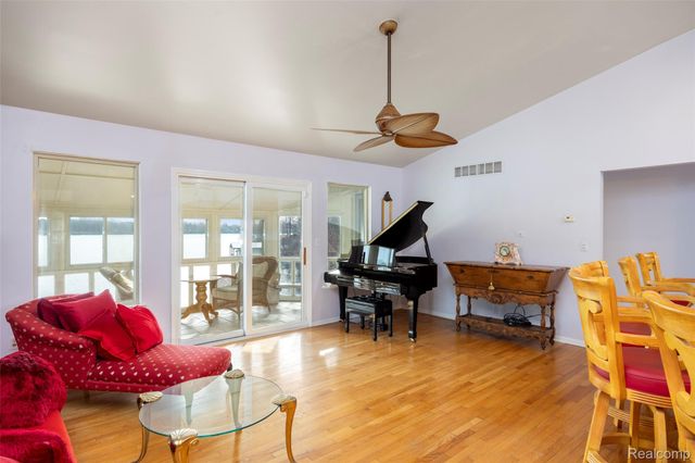 41841 S Service Drive, Van Buren Charter Township, MI 48111