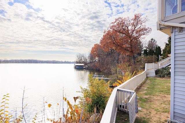 41841 S Service Drive, Van Buren Charter Township, MI 48111