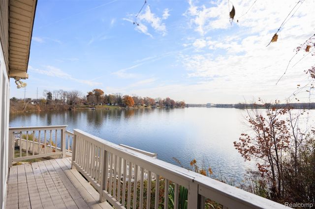 41841 S Service Drive, Van Buren Charter Township, MI 48111