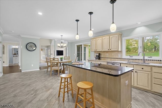27 Shy Creek Rd, Alexandria Twp., NJ 08867