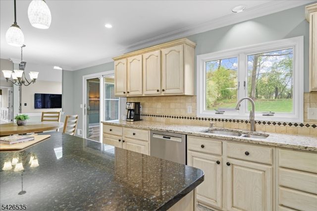 27 Shy Creek Rd, Alexandria Twp., NJ 08867