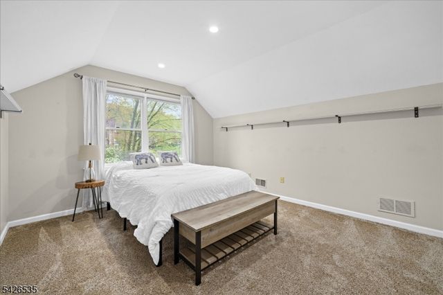 27 Shy Creek Rd, Alexandria Twp., NJ 08867