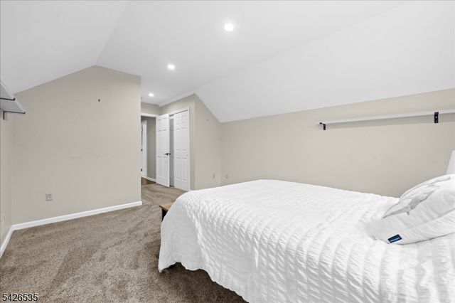 27 Shy Creek Rd, Alexandria Twp., NJ 08867