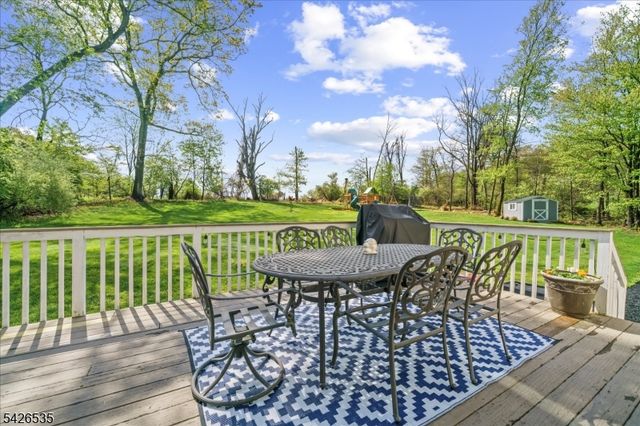 27 Shy Creek Rd, Alexandria Twp., NJ 08867