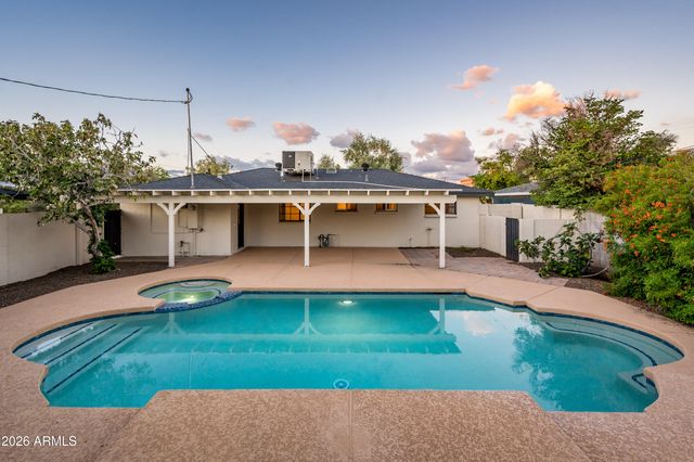 2111 W SOLANO Drive, Phoenix, AZ 85015