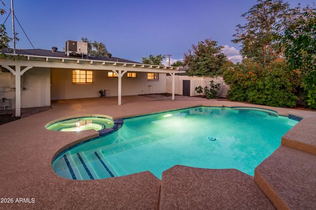 2111 W SOLANO Drive, Phoenix, AZ 85015