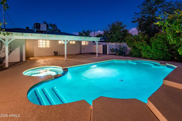 2111 W SOLANO Drive, Phoenix, AZ 85015