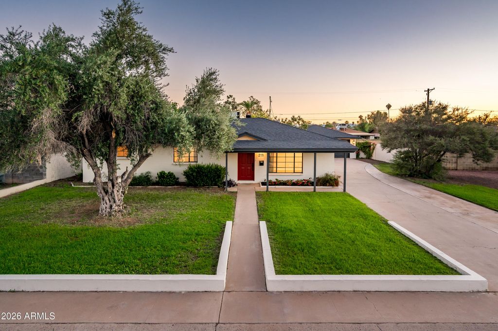 2111 W SOLANO Drive, Phoenix, AZ 85015