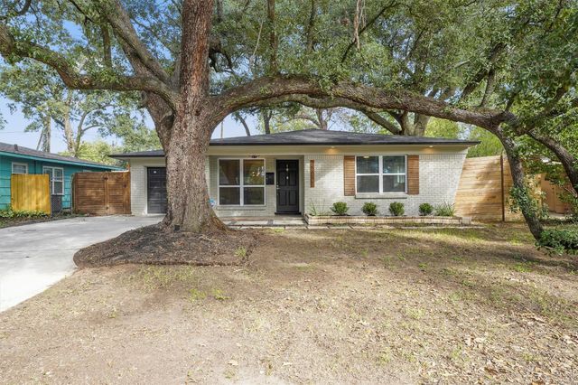 4614 Carleen Road, Houston, TX 77092