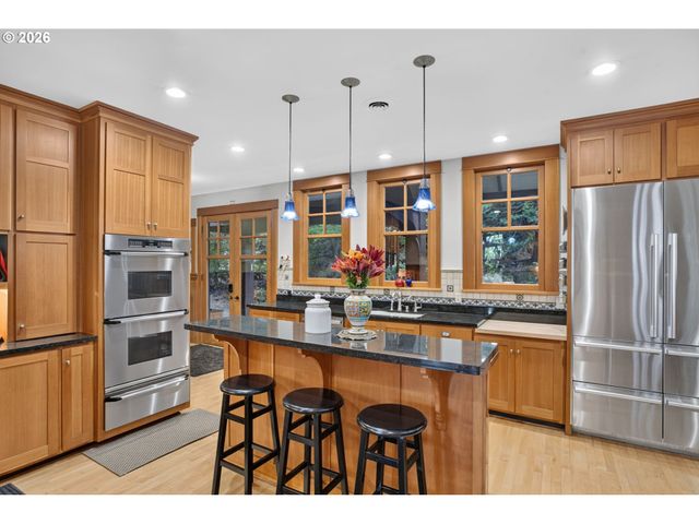 2658 Nw CORNELL Rd, Portland, OR 97210