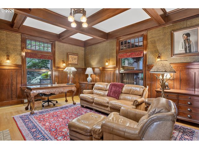 2658 Nw CORNELL Rd, Portland, OR 97210