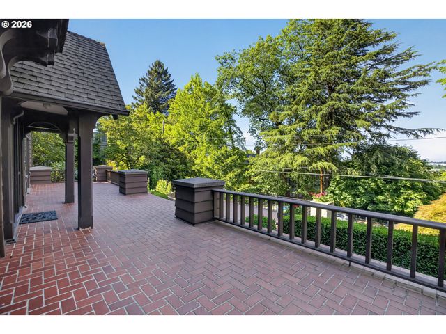 2658 Nw CORNELL Rd, Portland, OR 97210