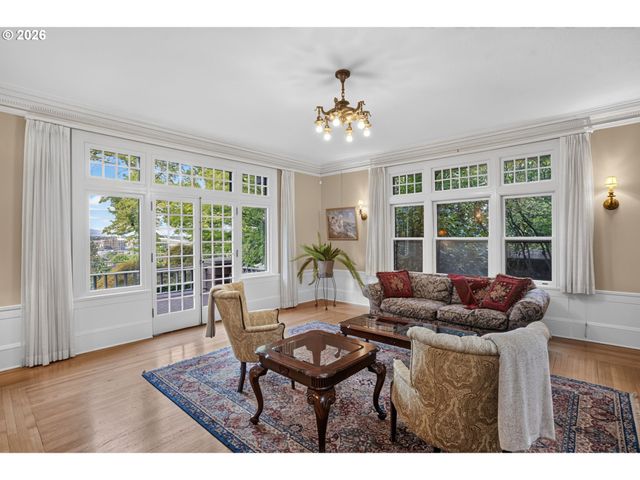 2658 Nw CORNELL Rd, Portland, OR 97210