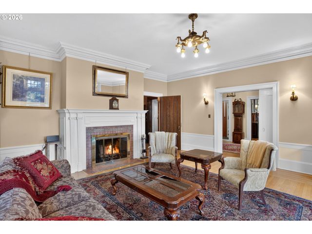 2658 Nw CORNELL Rd, Portland, OR 97210