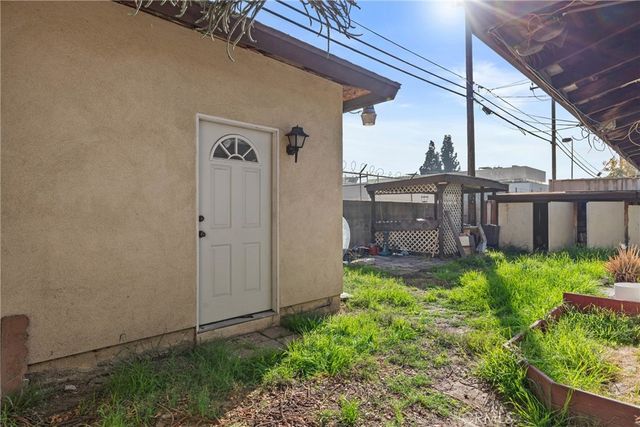 1422 N California, La Puente, CA 91744