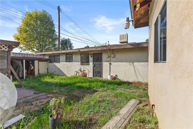 1422 N California, La Puente, CA 91744