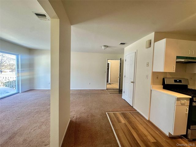 82 High Street 5, Chester, NY 10918