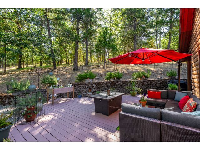 357 EL CONEJO Dr, Grants Pass, OR 97526