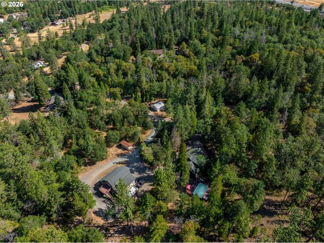 357 EL CONEJO Dr, Grants Pass, OR 97526