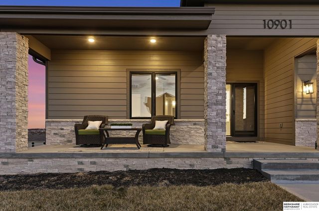 10901 N 161 Street, Bennington, NE 68007