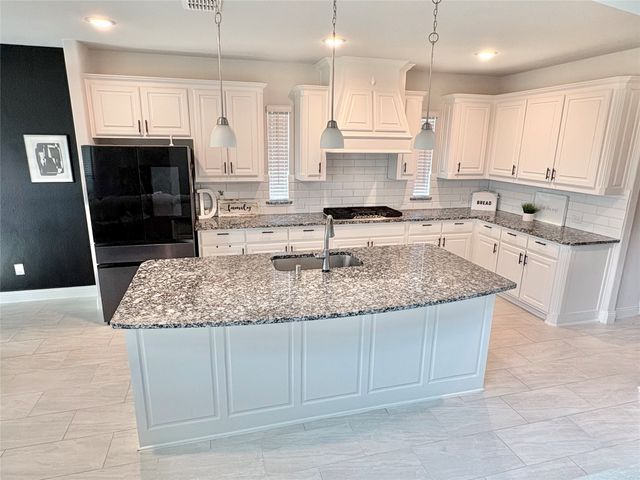 1606 Nighthawk Lane, Mansfield, TX 76063