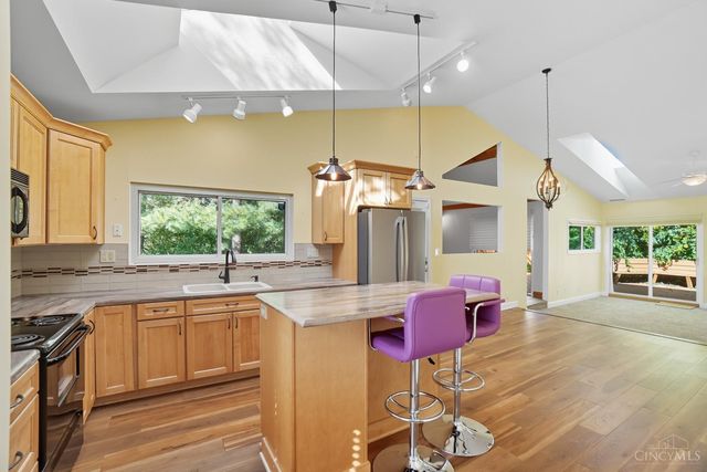 9870 Timbers Drive, Blue Ash, OH 45242