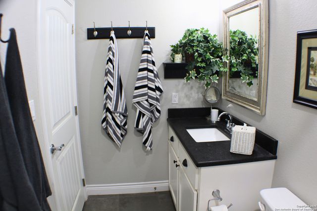 320 Lighthouse, Canyon Lake, TX 78133