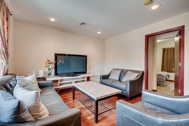 720 Ford Avenue, Metuchen, NJ 08840