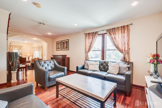 720 Ford Avenue, Metuchen, NJ 08840