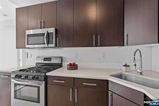 1300 Park Avenue 2B, Hoboken, NJ 07030