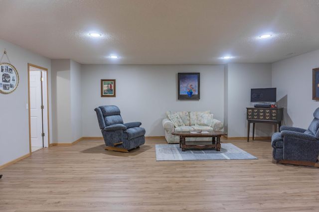 8356 Crabapple Court, Victoria, MN 55386