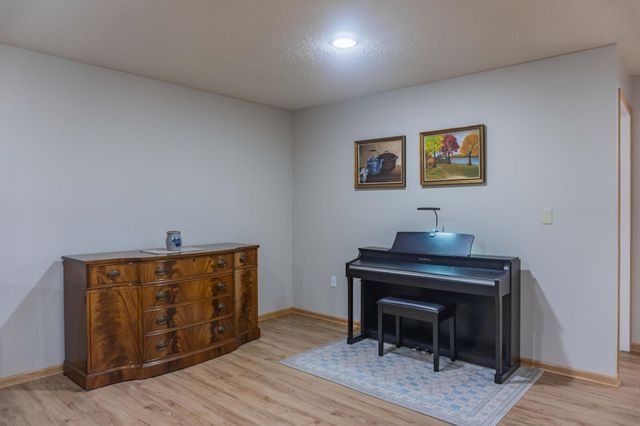 8356 Crabapple Court, Victoria, MN 55386