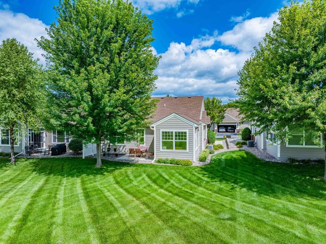 8356 Crabapple Court, Victoria, MN 55386
