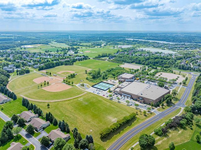 8356 Crabapple Court, Victoria, MN 55386
