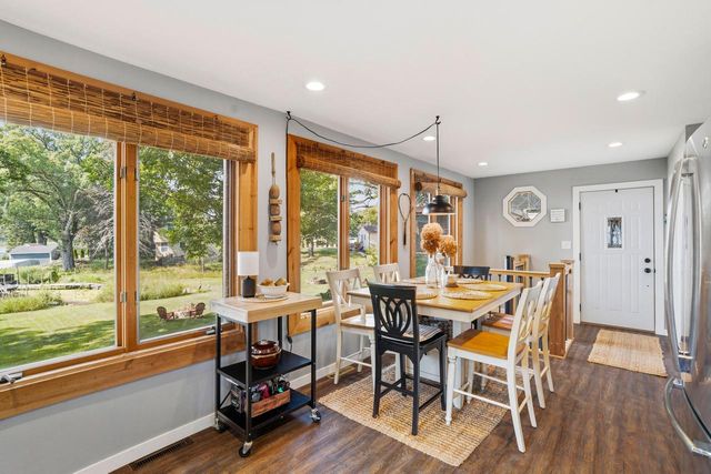 29205 White Oak LANE, Waterford, WI 53185