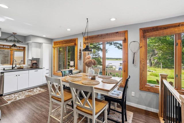 29205 White Oak LANE, Waterford, WI 53185