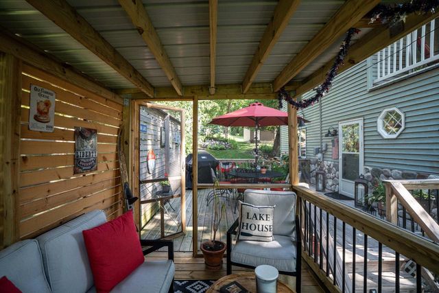 29205 White Oak LANE, Waterford, WI 53185